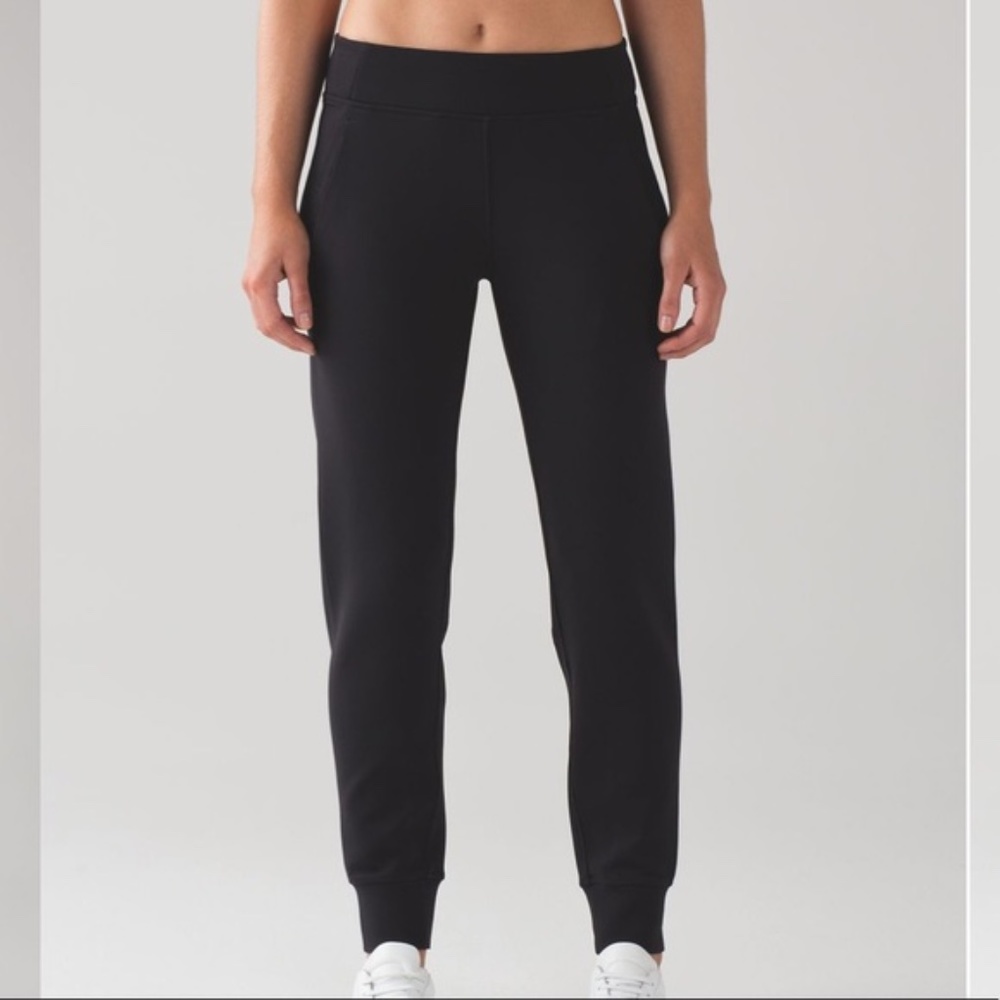 Lululemon Embrace the Space Jogger (Size 10)